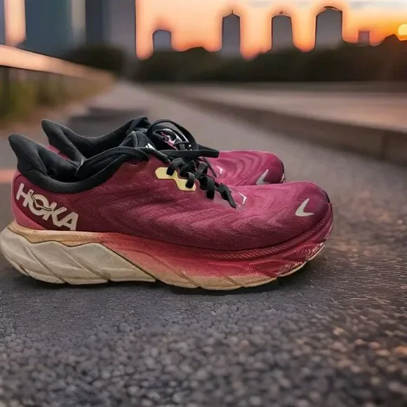 HOKA One Arahi 6 Women 9.5 B Fuchsia Ibis Rose Running Shoes Athletic Sneakers - Picture 1 of 6